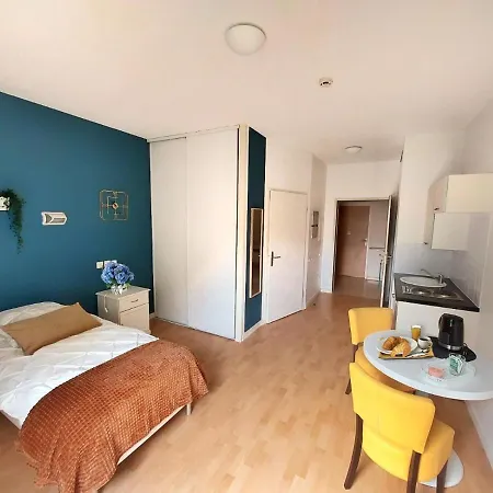 Rose De Mons - Services Senior Apartment